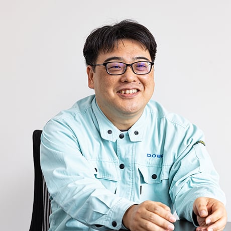 写真：社員の上半身