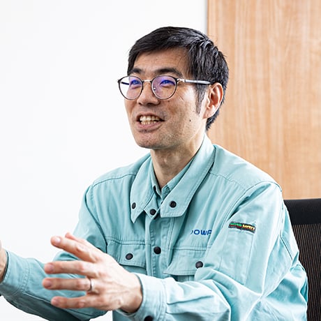 写真：社員の上半身