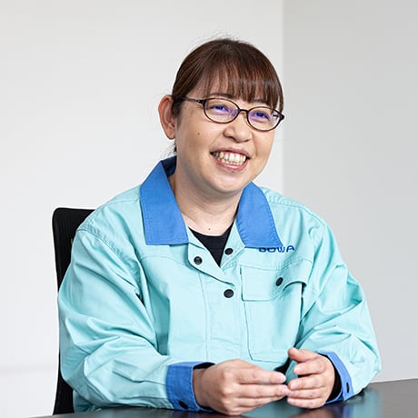 写真：社員の上半身