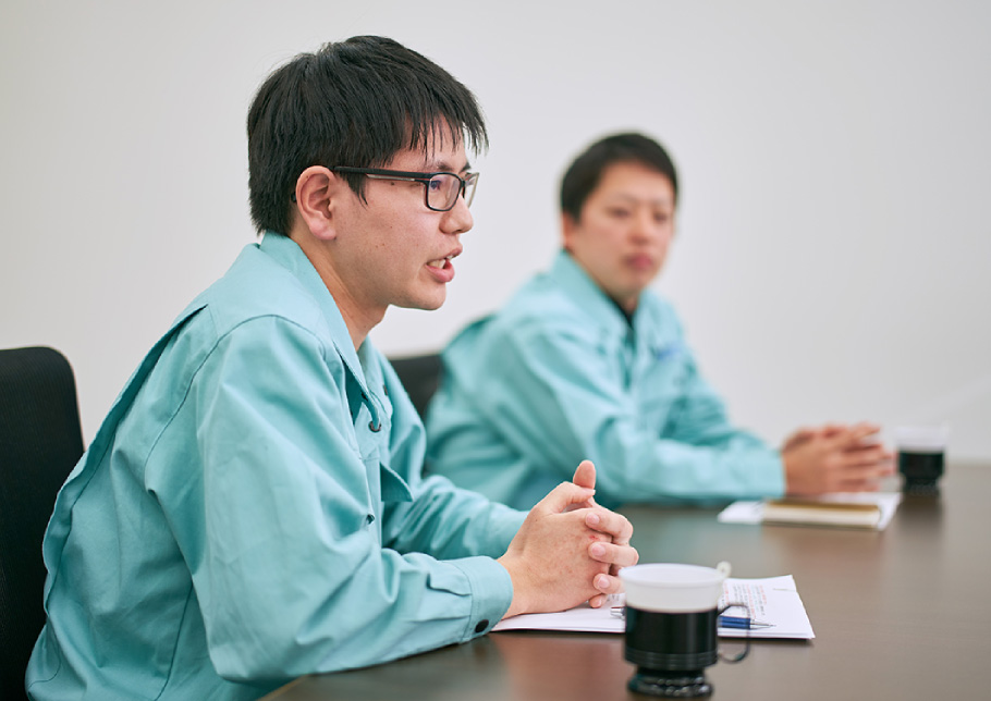 写真:座談会風景
